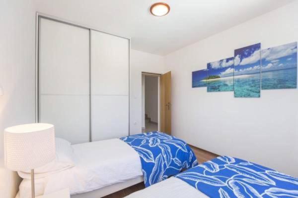 Apartments "Alen" Nedescina Luaran gambar